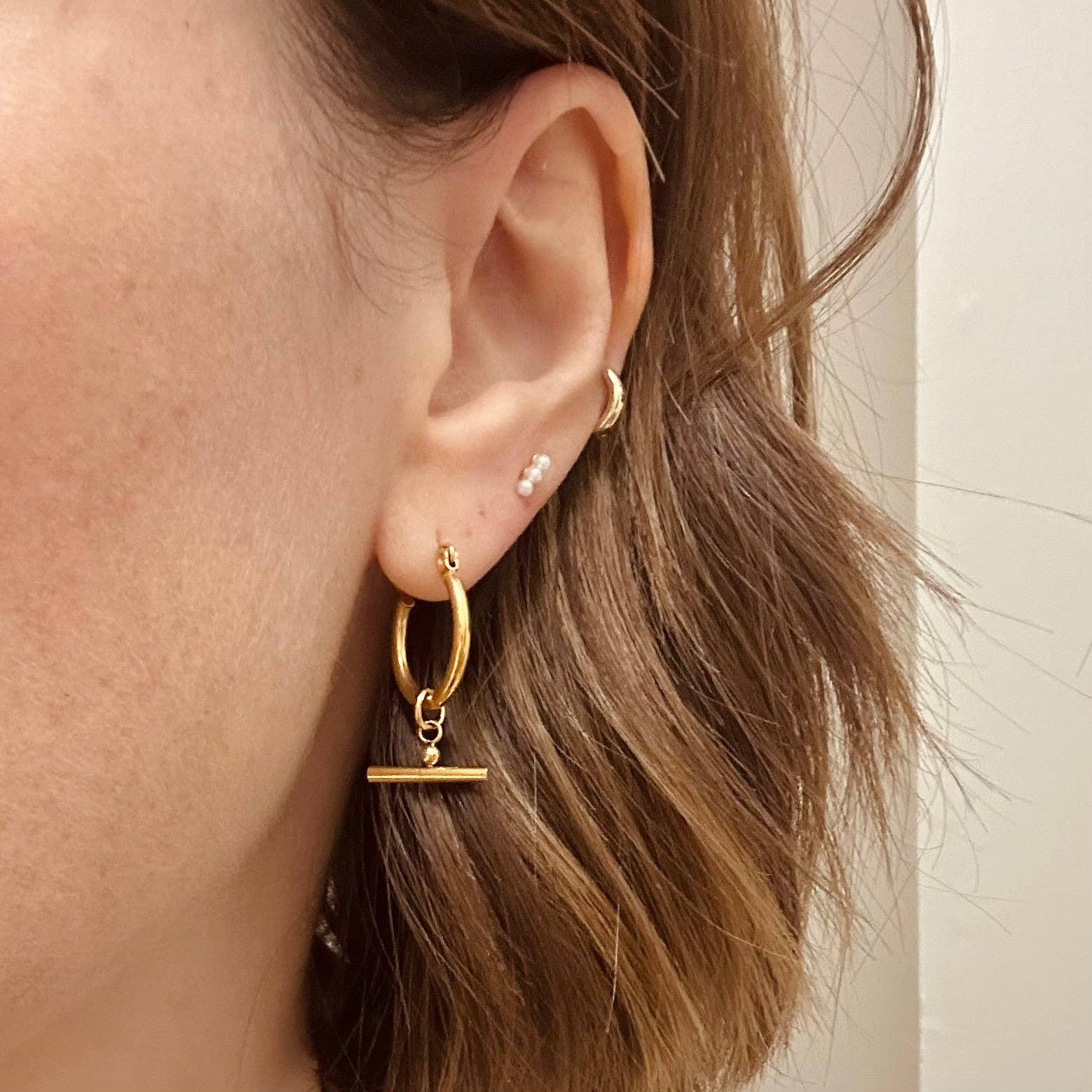 Everyday Lightweight Gold Bar Hoops