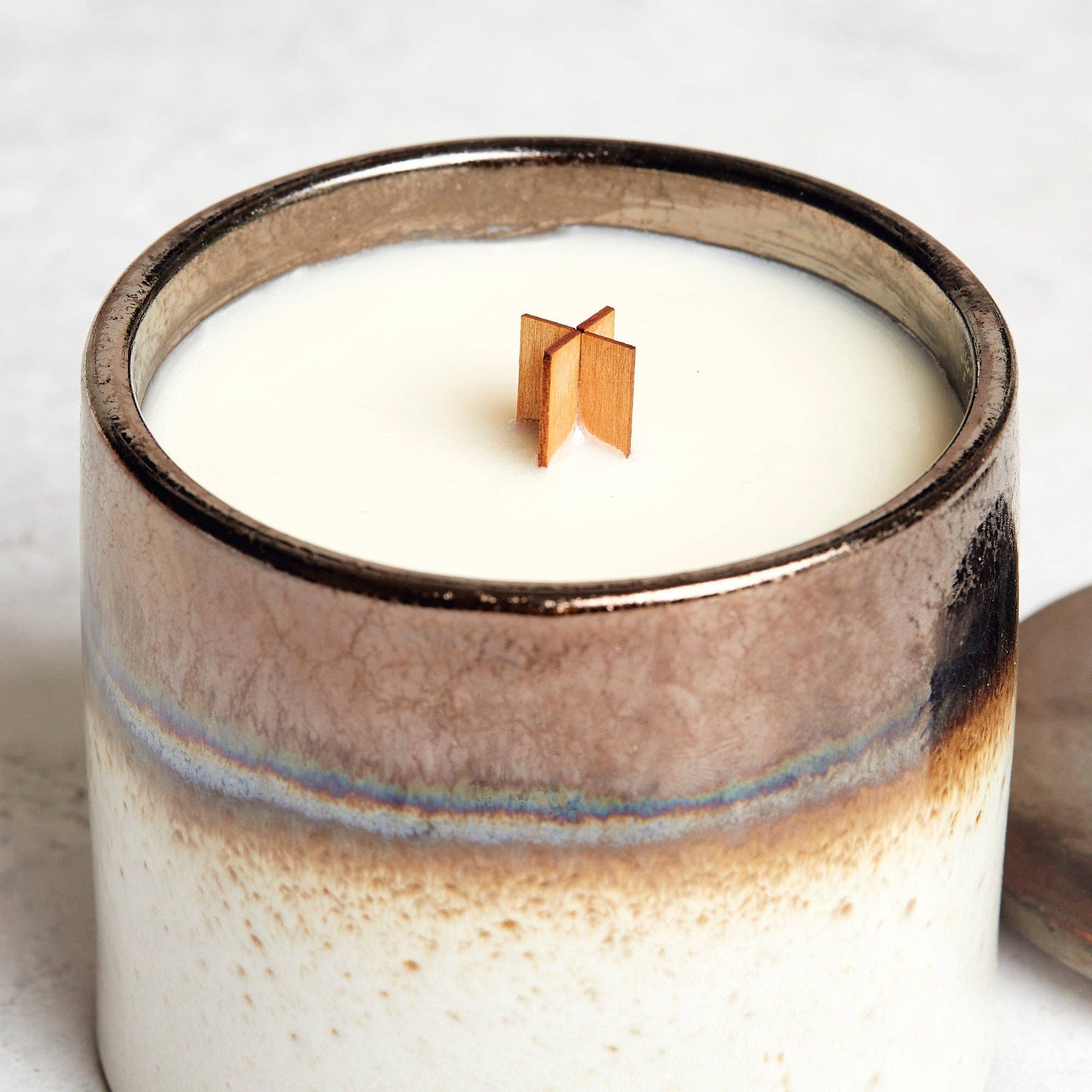 Kiln: Bronze & White Ceramic Candle - Lemon & Lavender: Lemon & Lavender