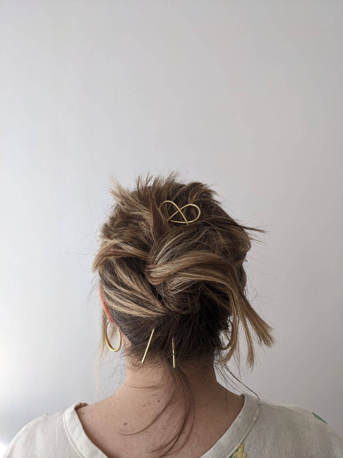 Lizzy Minimal Brass Hairpin -  Pretzel