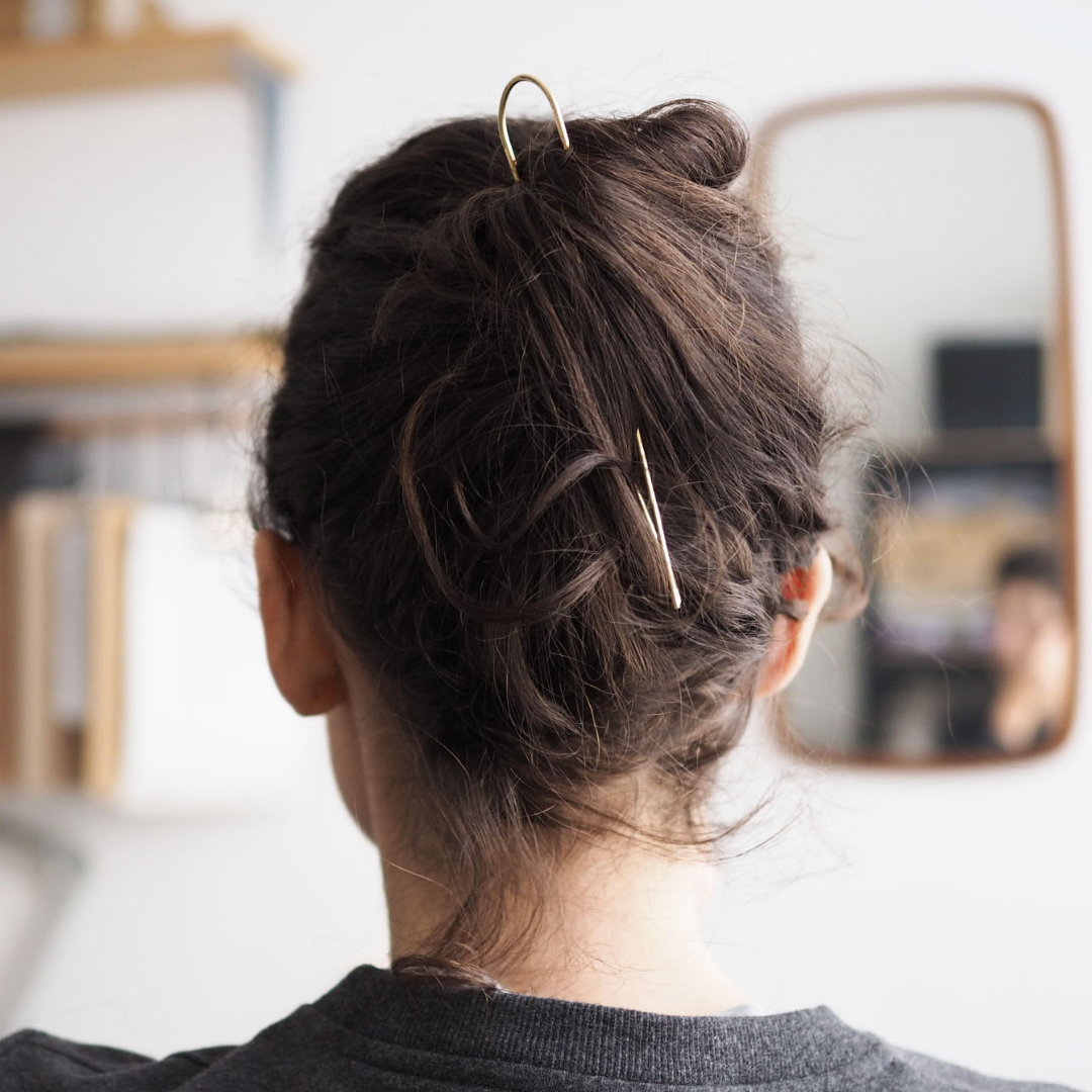 Lizzy Minimal Brass Hairpin - Straight