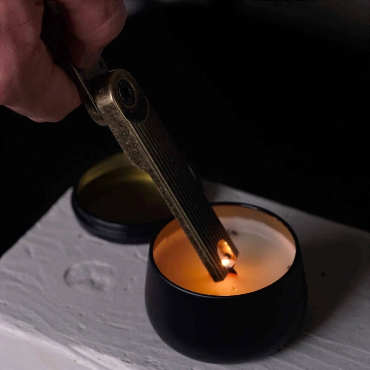 Pivot Arc Lighter: Default Title