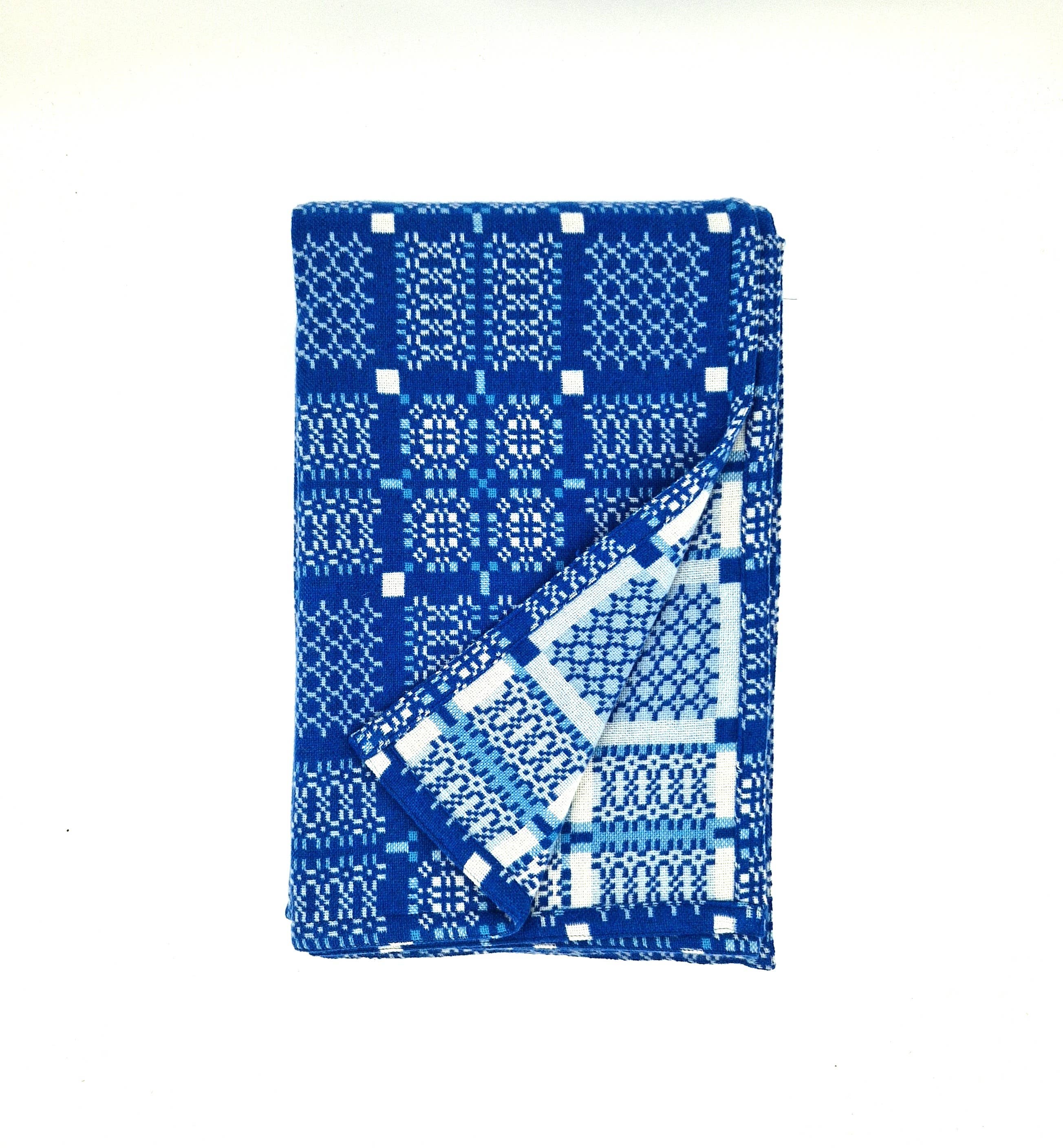 Knot Garden Throws and Blankets: Arian / THROW