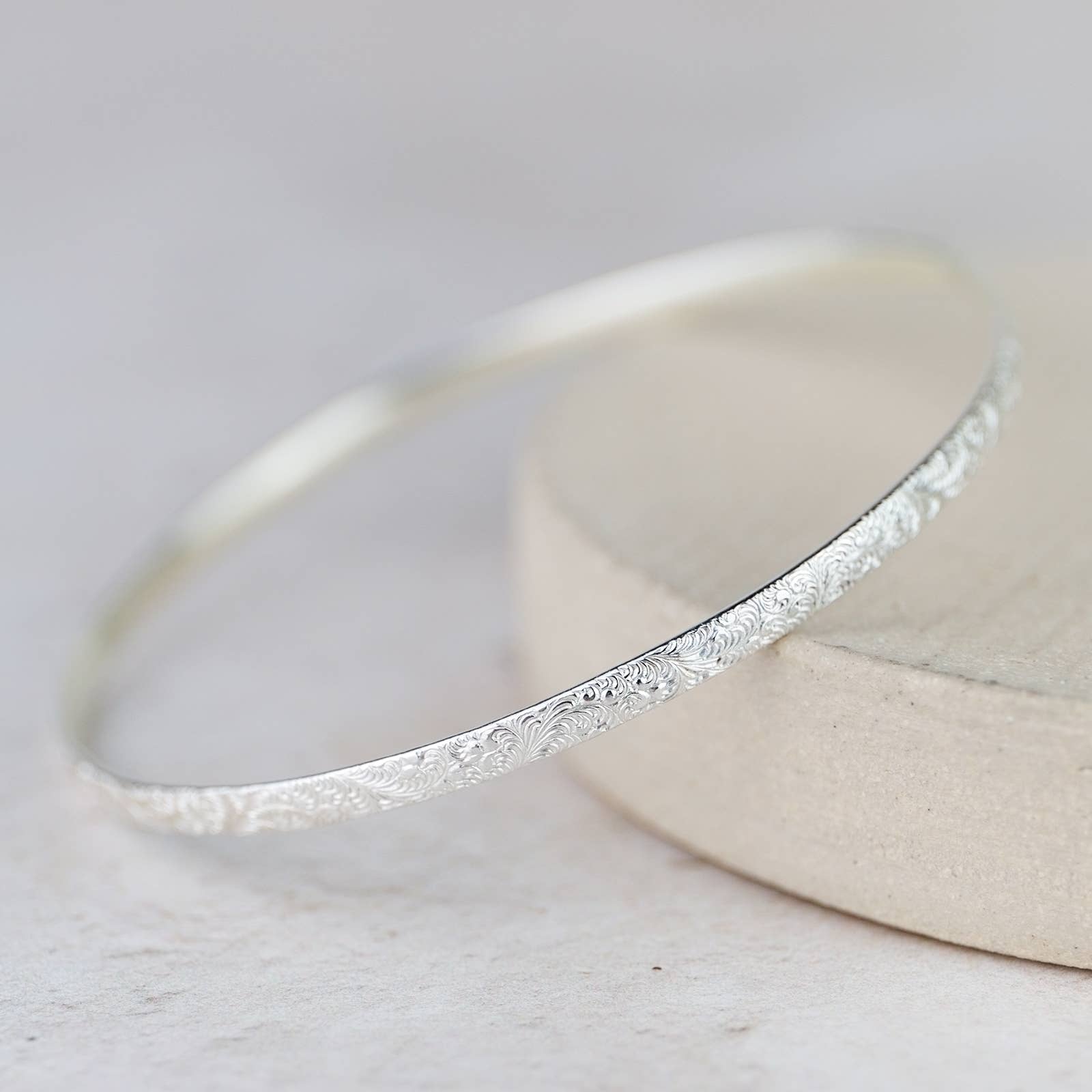 Sterling Silver Lace Bangle: 7cm