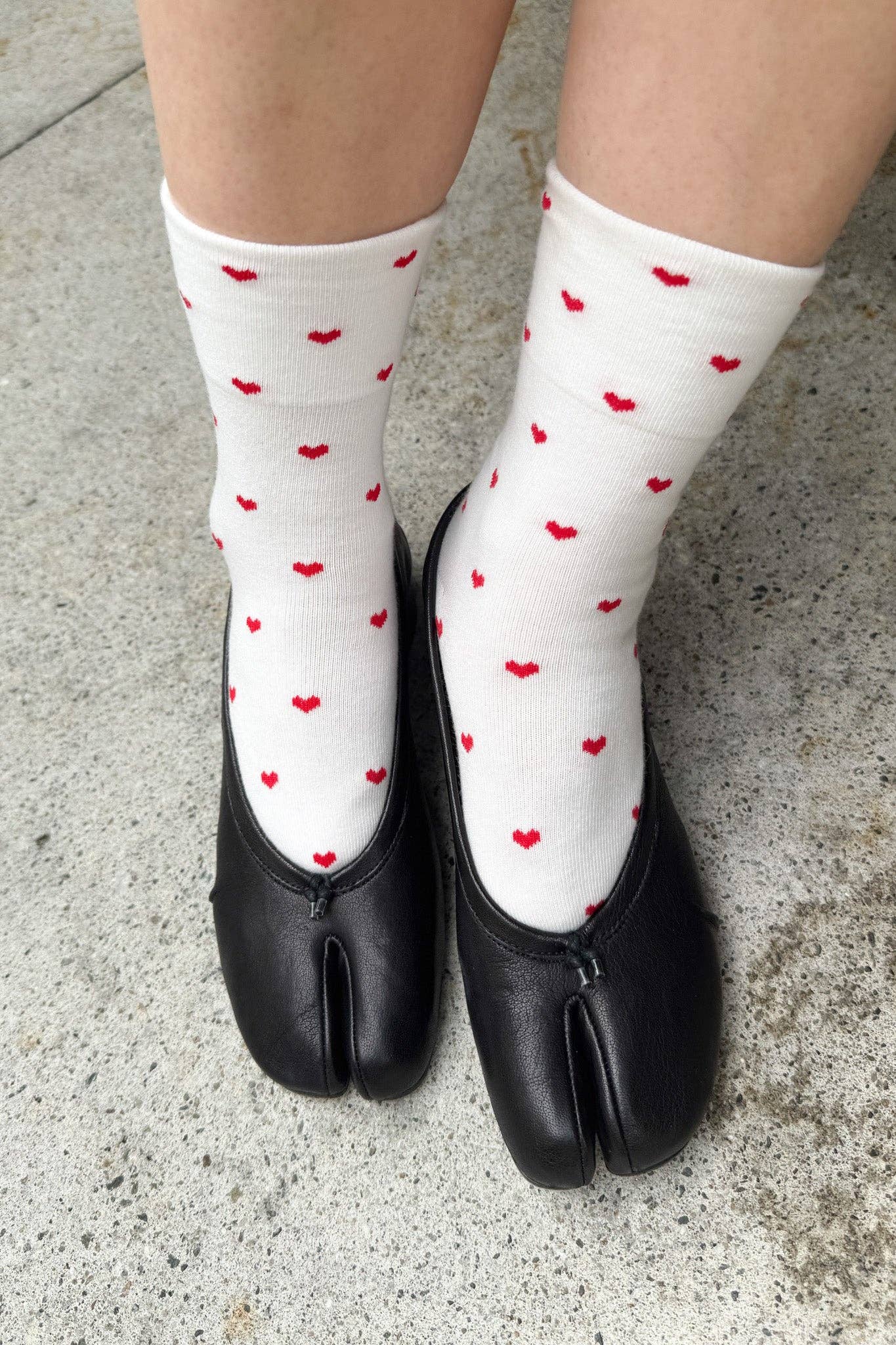 Patterned Sneaker Socks (wholesale): POLKA DOT - CREAM/RED