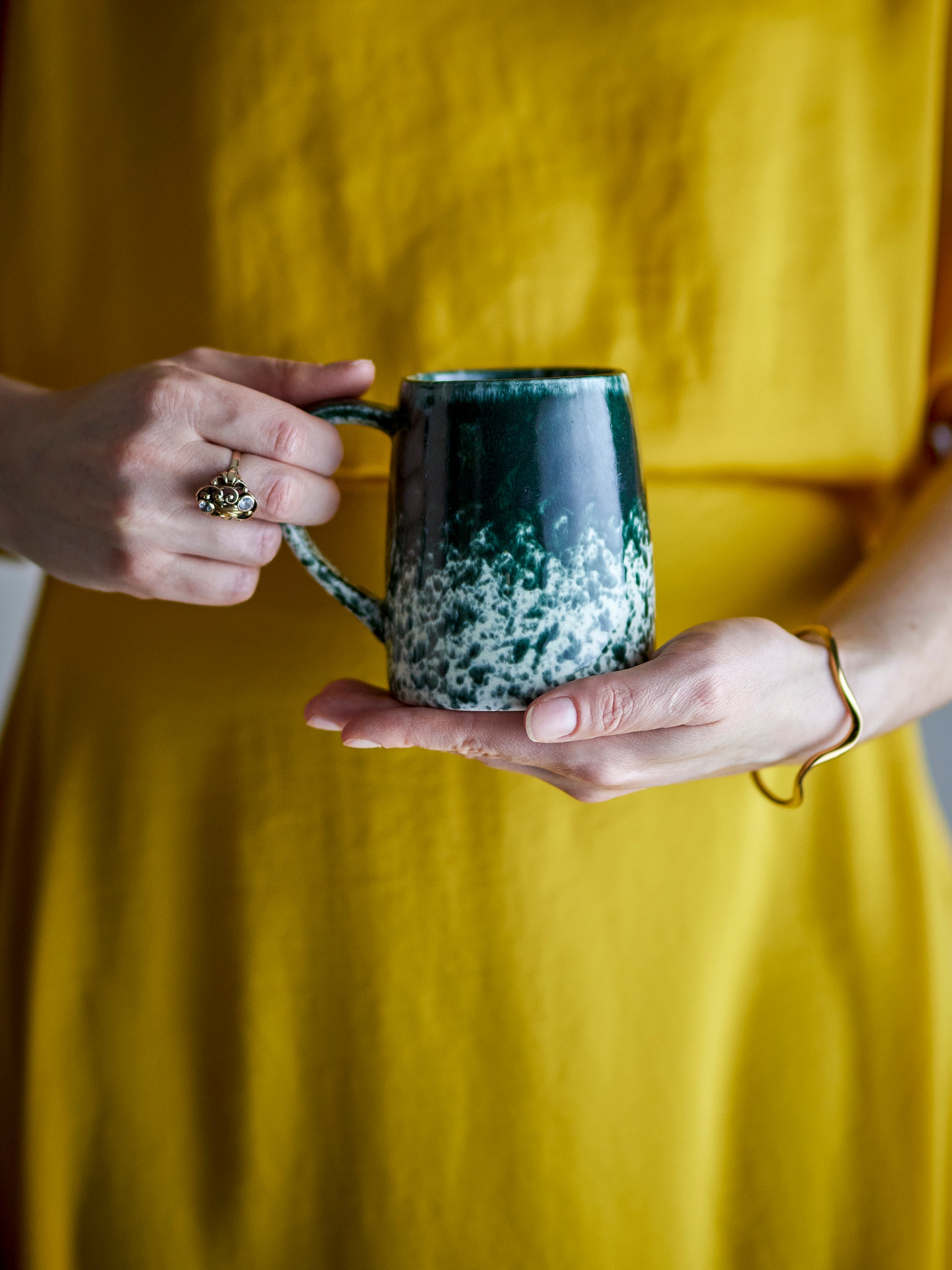 Winnie Mug, Dark, Stoneware