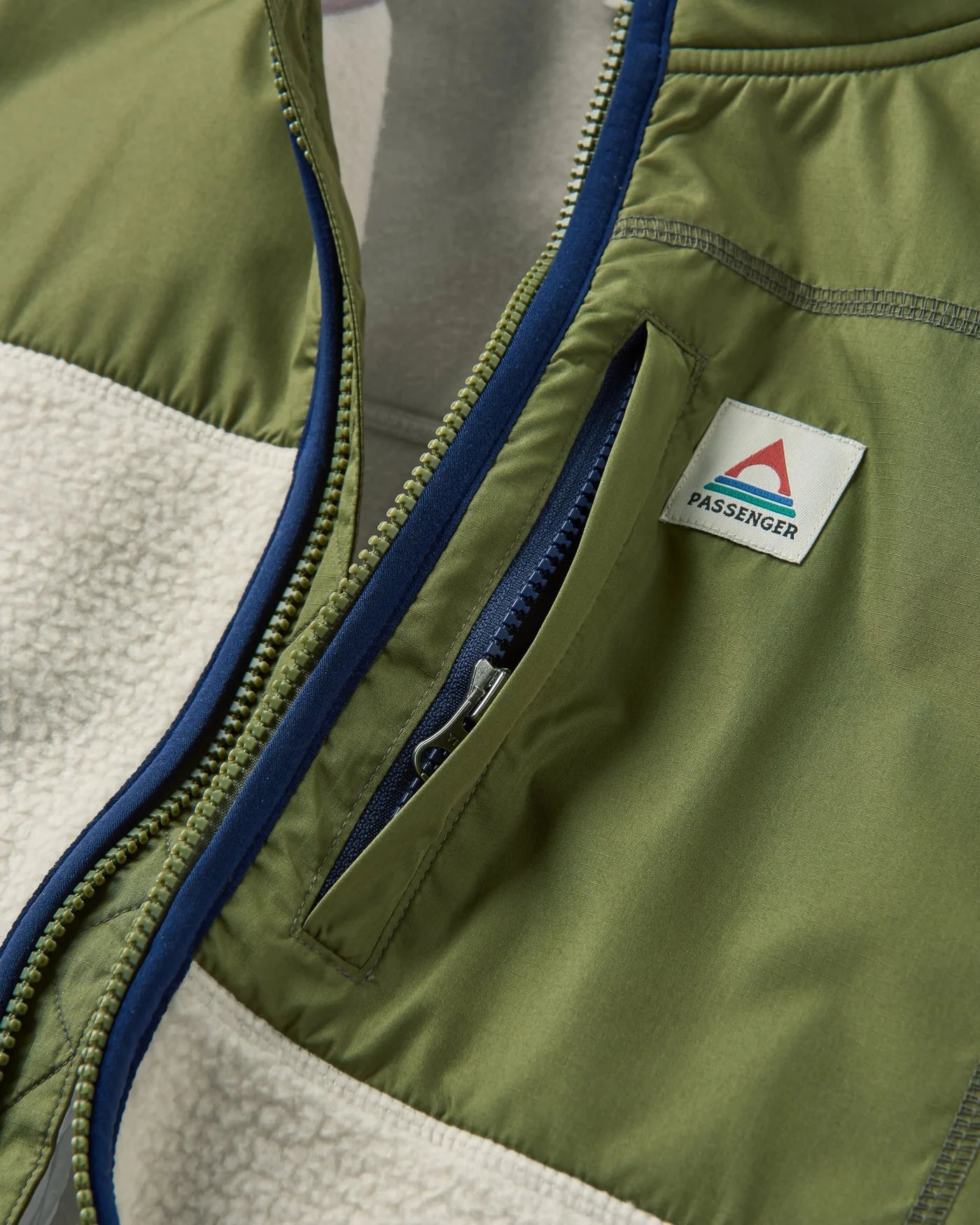 Offgrid Recycled Sherpa Fleece Vest Oatmeal/Khaki