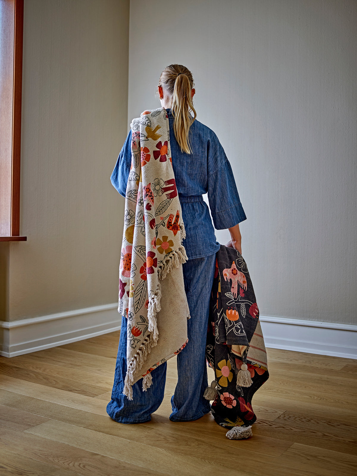 Vivielle Throw - Multi Flowers, Mixed Fibres
