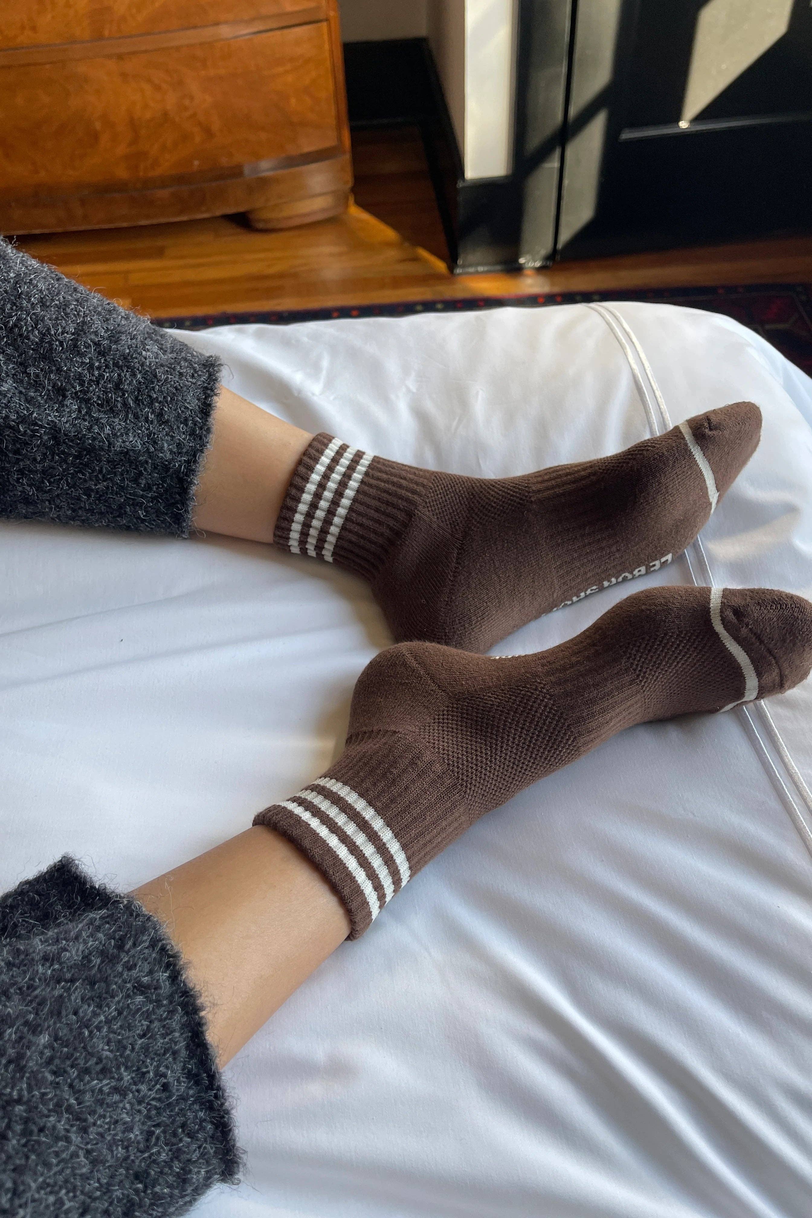 Girlfriend Socks: Scarlet