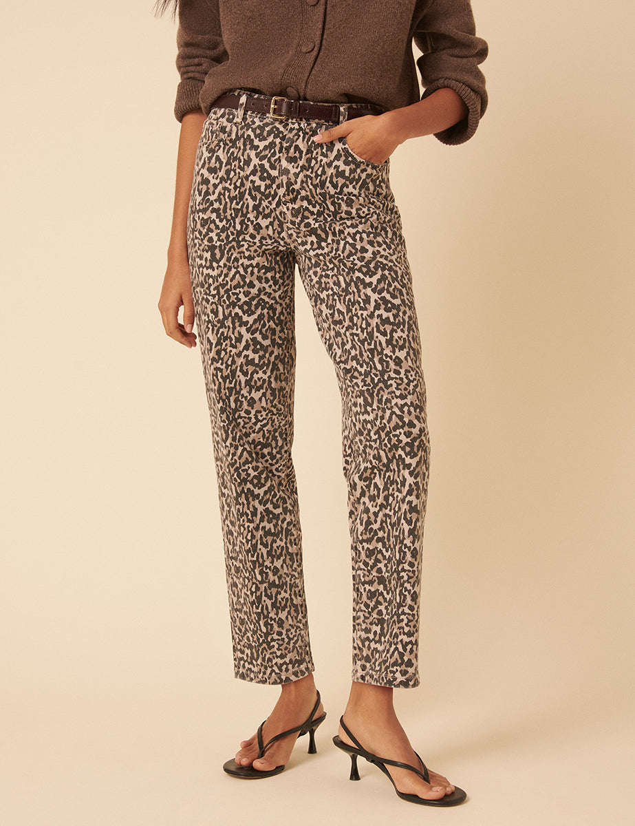 TAPERED STRAIGHT LEG