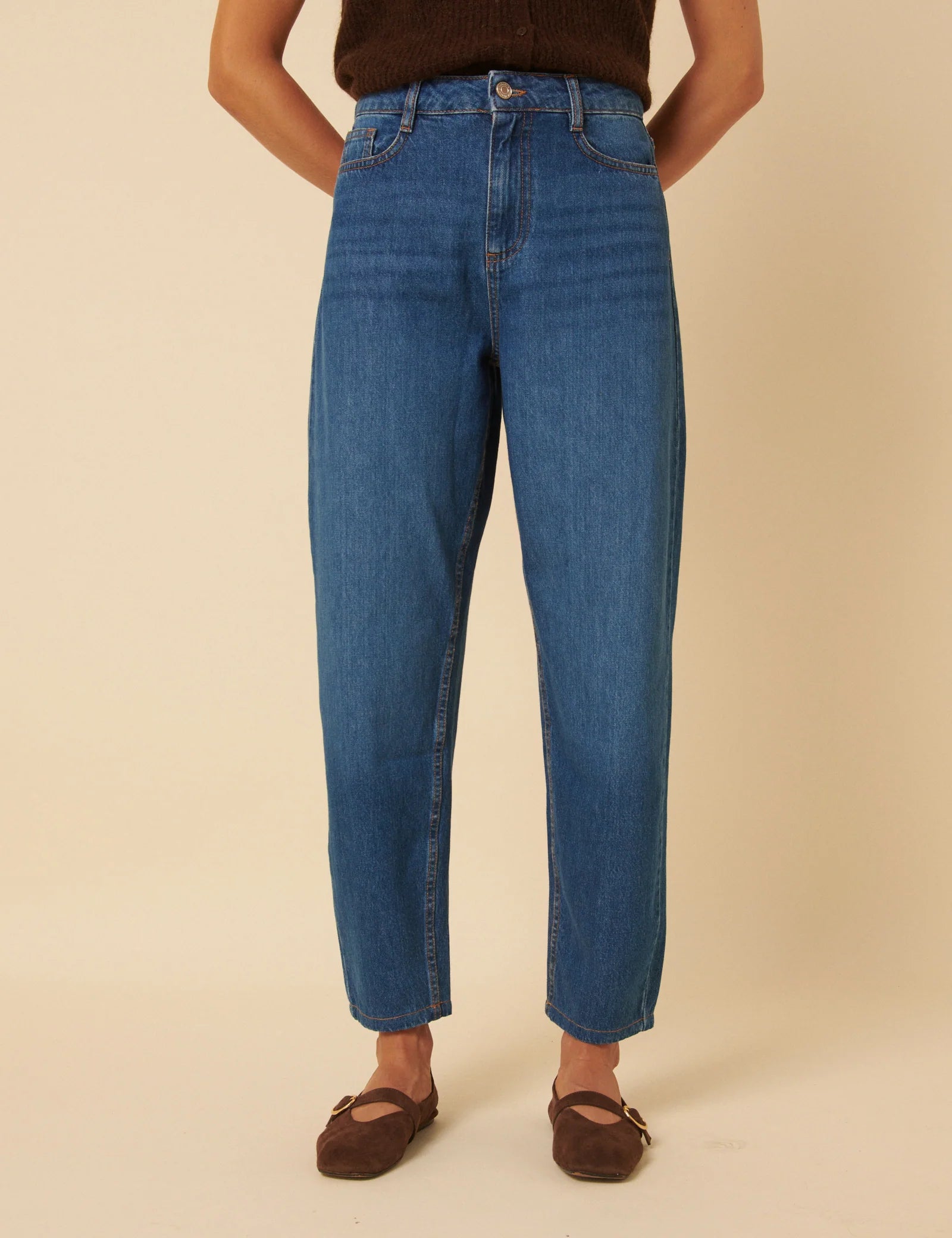 Barrel Leg Jeans
