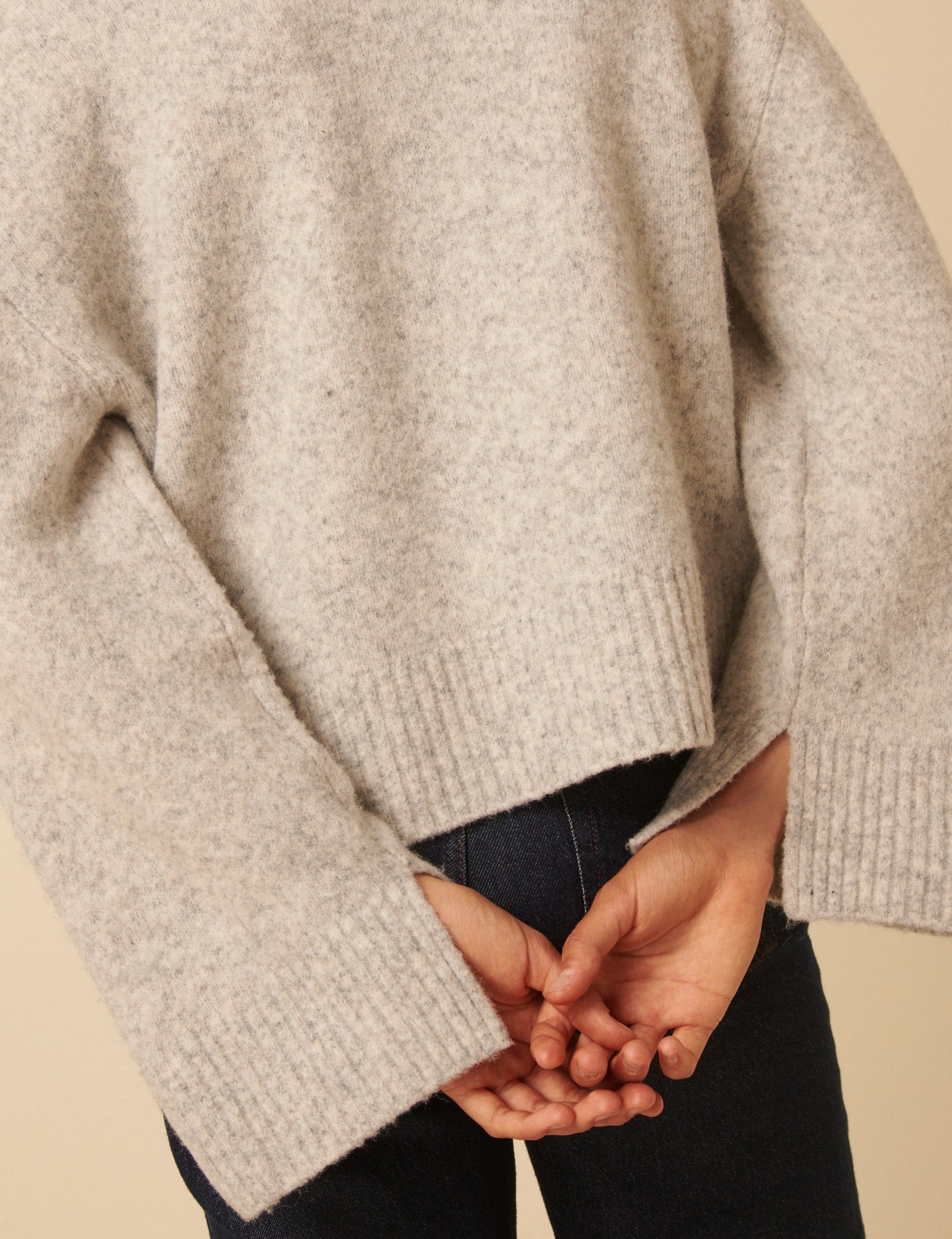 V NECK BUTTON UP CARDI