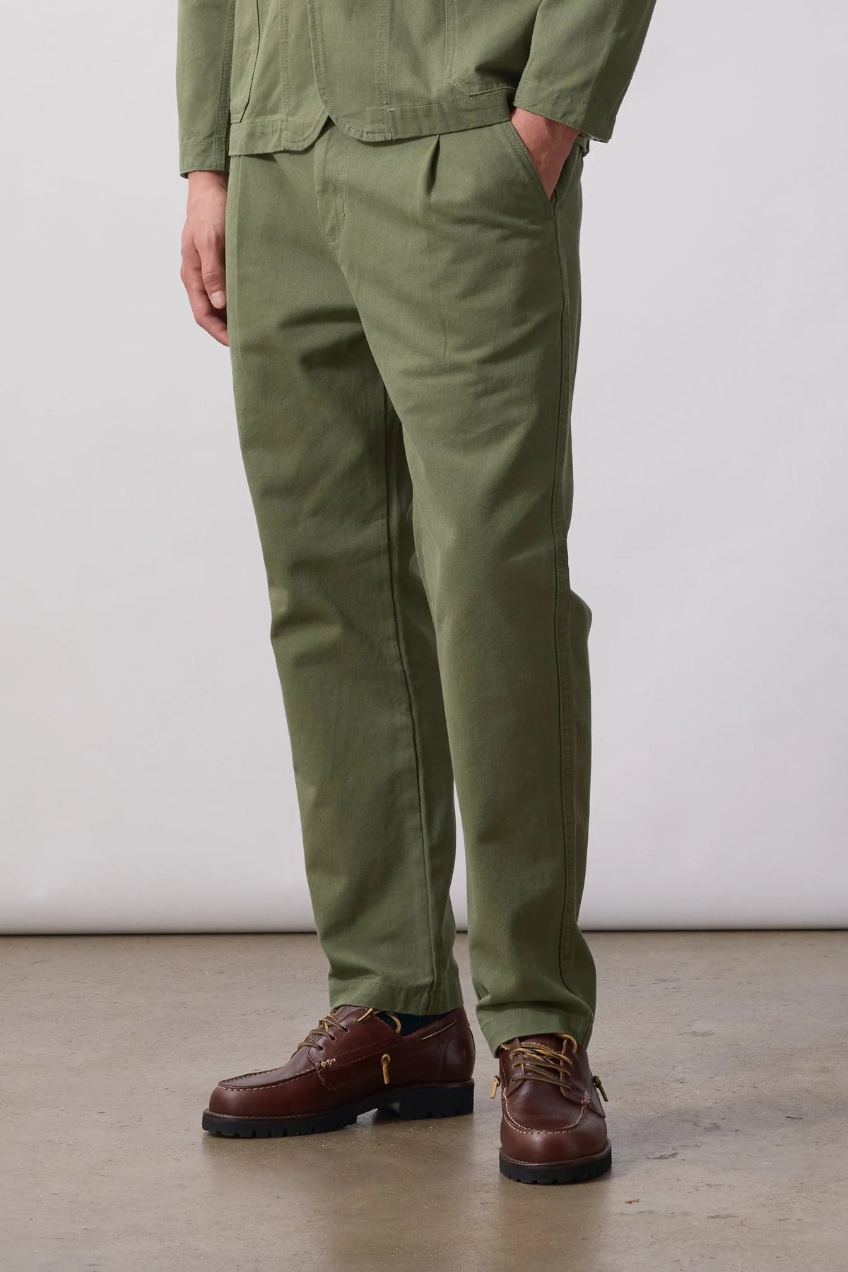 Twill Waiter Pants - Olive