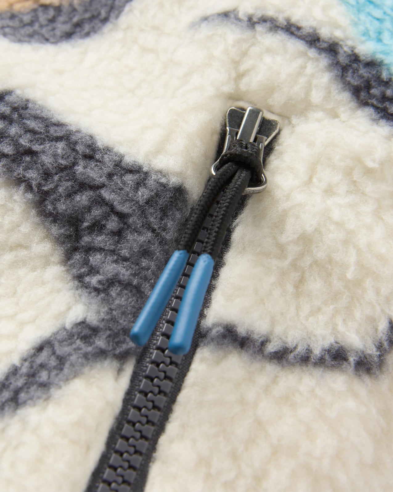 Fairbanks Full Zip Recycled Sherpa Gilet - Abstract Trails Off White