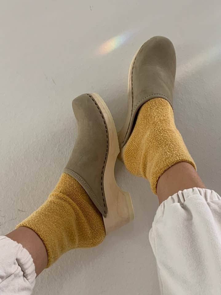 Cloud Socks: Honey