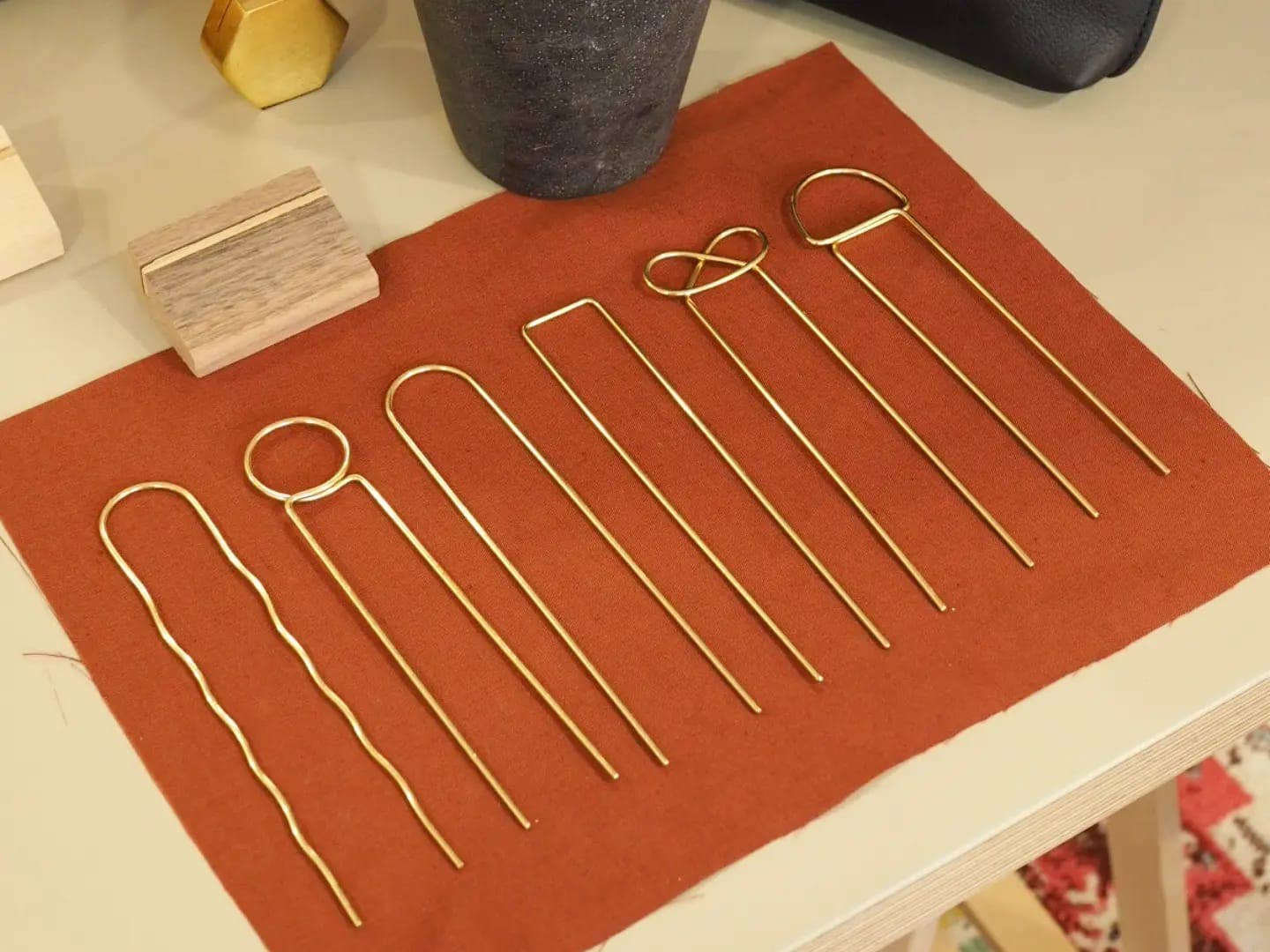 Lizzy Minimal Brass Hairpin -  Pretzel
