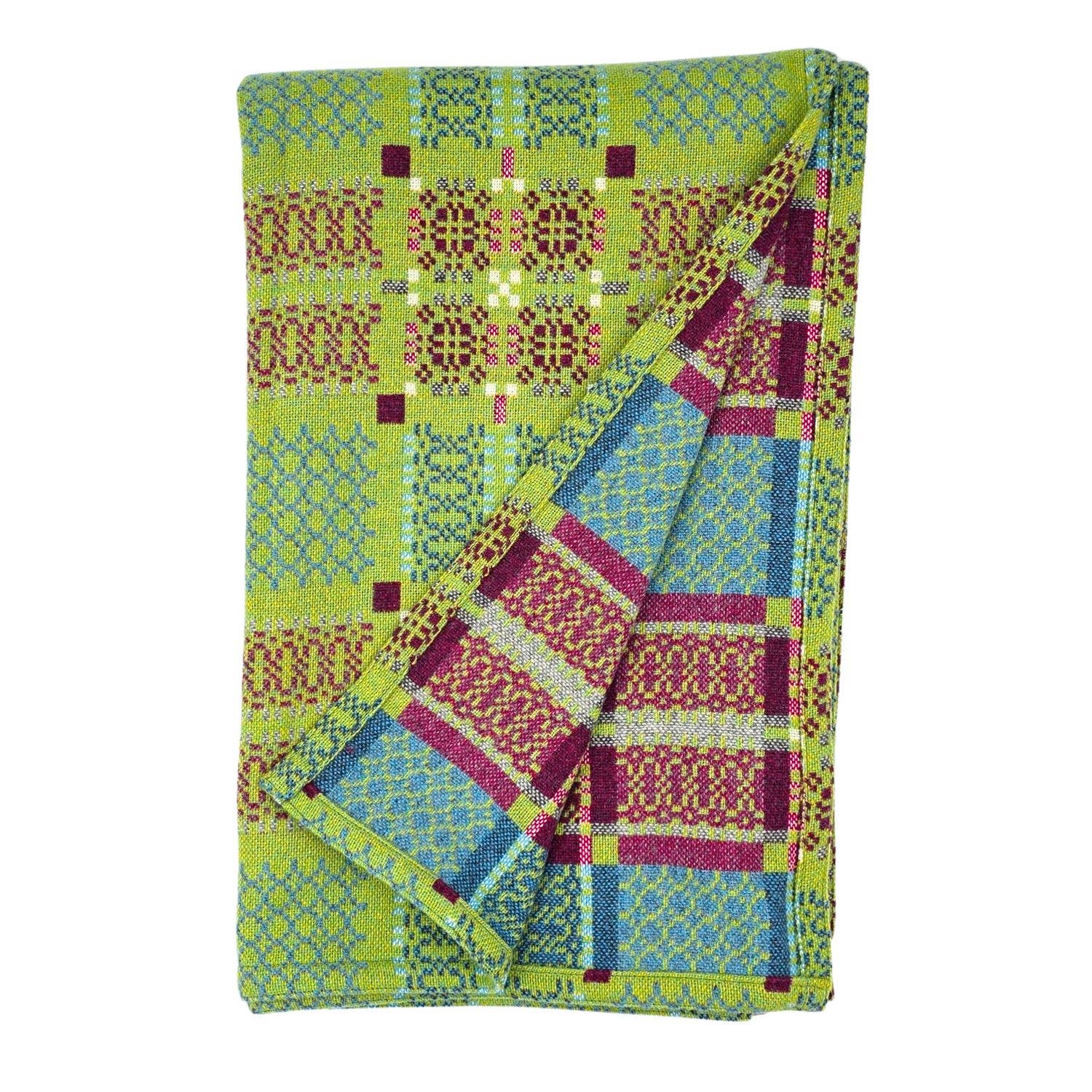 Knot Garden Throws and Blankets: Draig / THROW