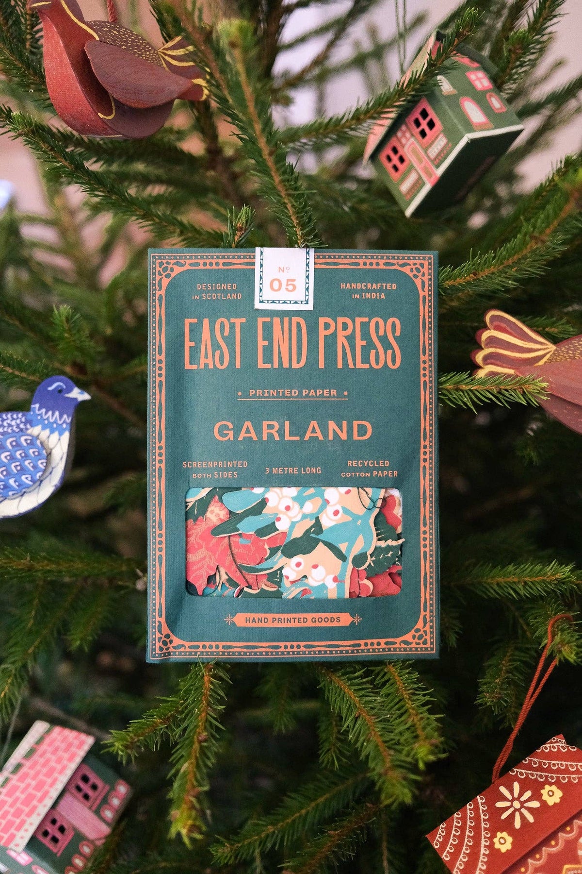 UK/EU: Foliage Sewn Garland