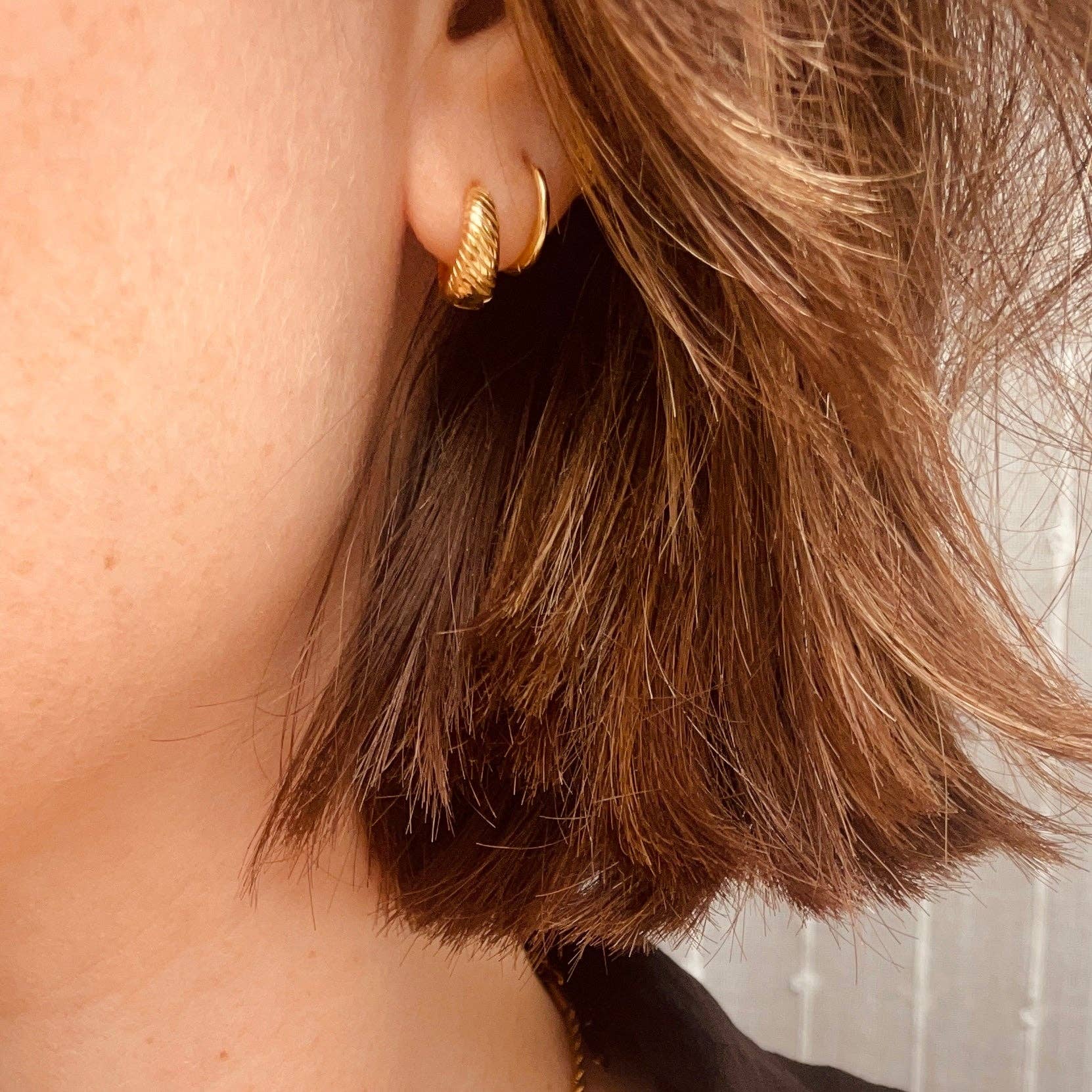 Gold Essential Huggie Hoops: Pair