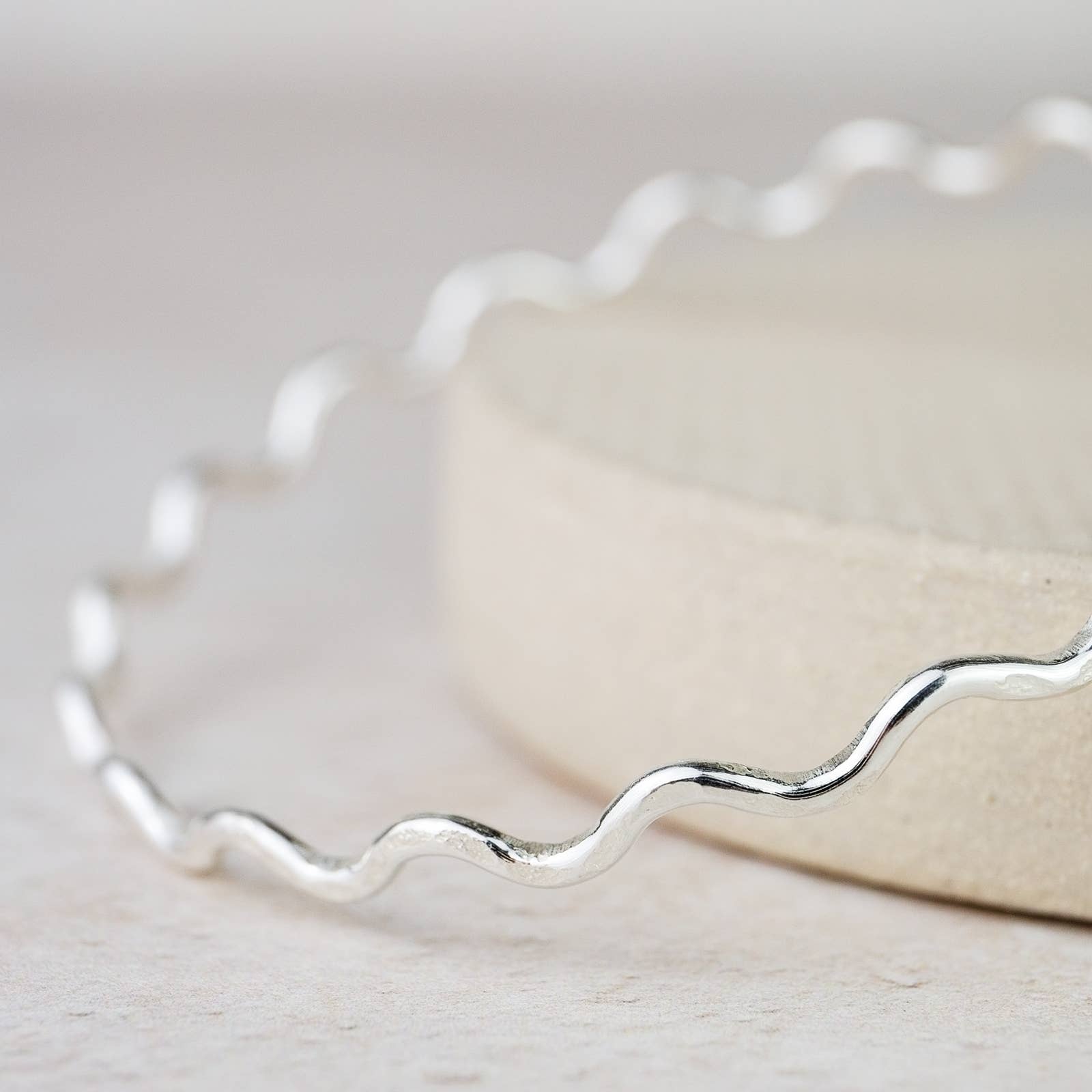 Sterling Silver Geo Swirl Bangle: 7cm