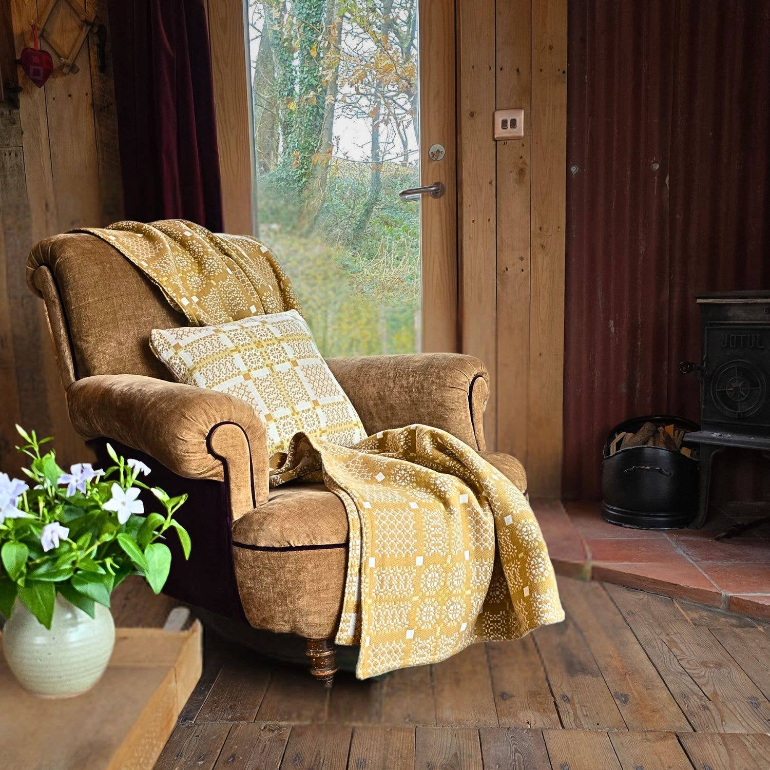 Knot Garden Throws and Blankets: Bluestone / THROW