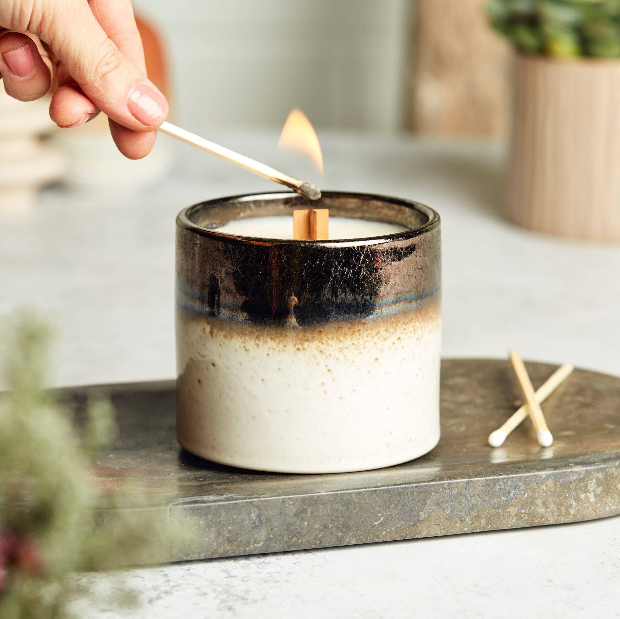 Kiln: Bronze & White Ceramic Candle - Lemon & Lavender: Lemon & Lavender