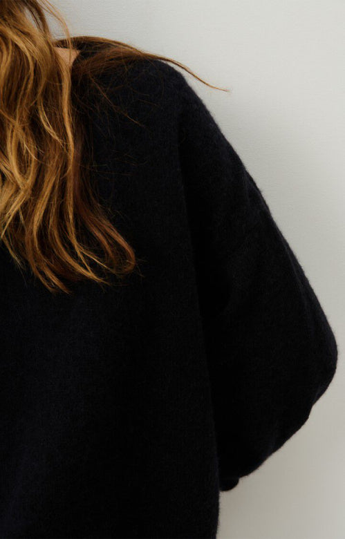 VITOW JUMPER - BLACK